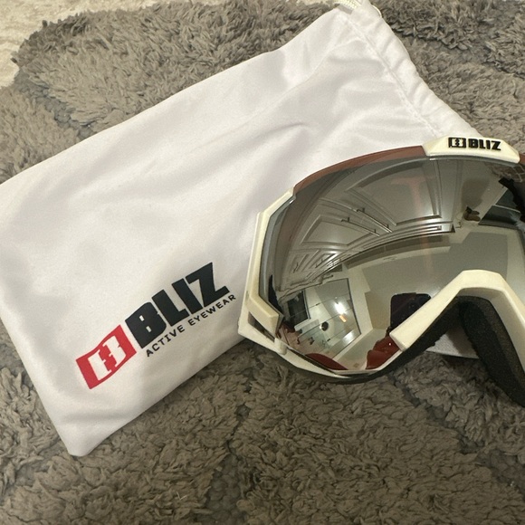 COPY - Bliz Ski Goggles ⛷️ - Picture 2 of 8